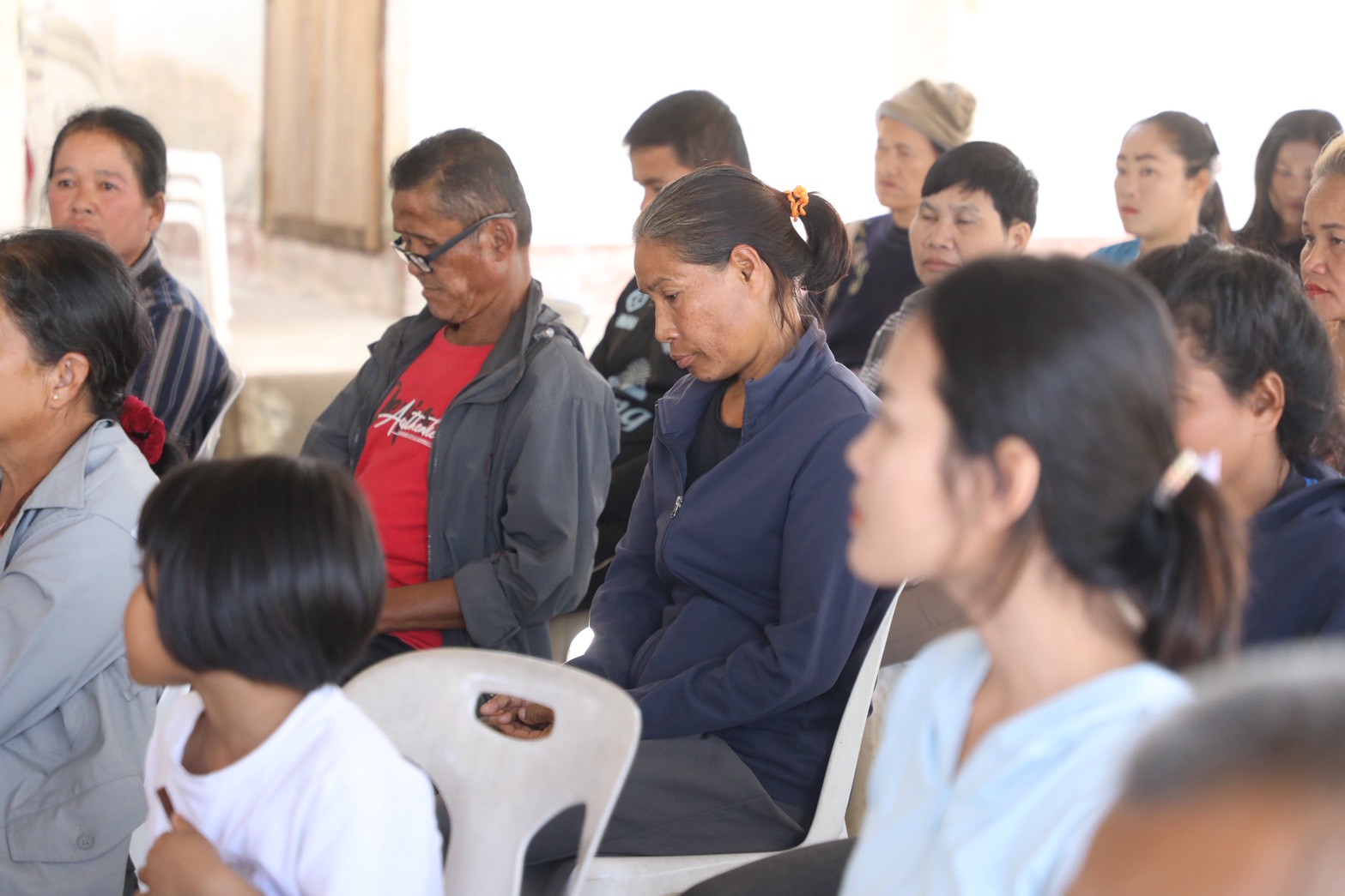 title - เลขาฯ ส.ป.ก. รุดให้กำลังใจพี่น้องเกษตรกรในเขตปฏิรูปที่ดินพื้นที่ชายแดนอุบลฯ ใกล้จุดสู้รบเพียง 7 กม.